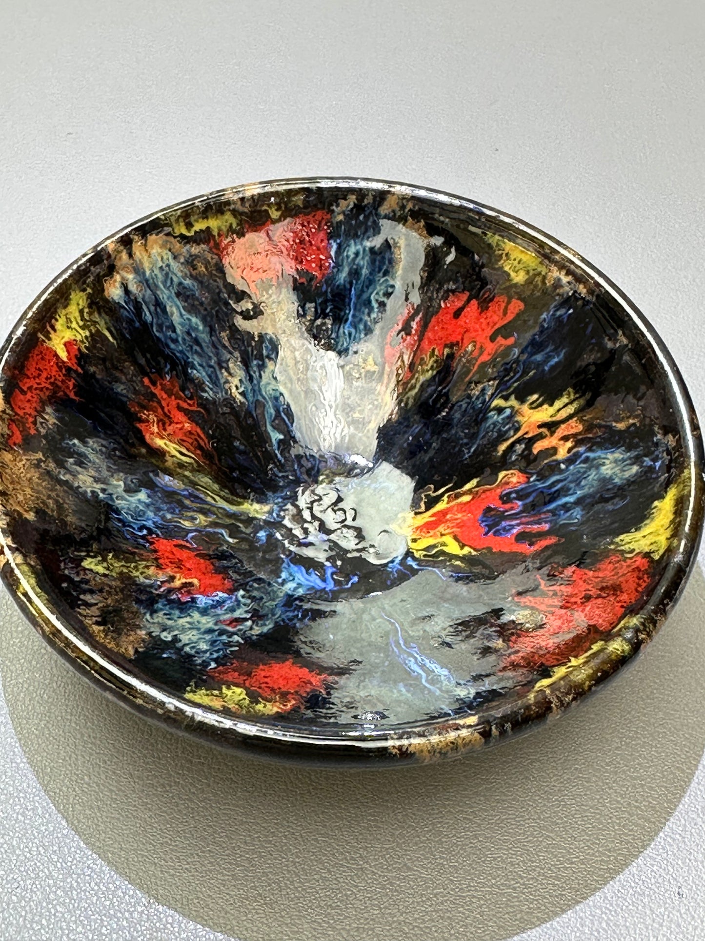 Oil painting cup