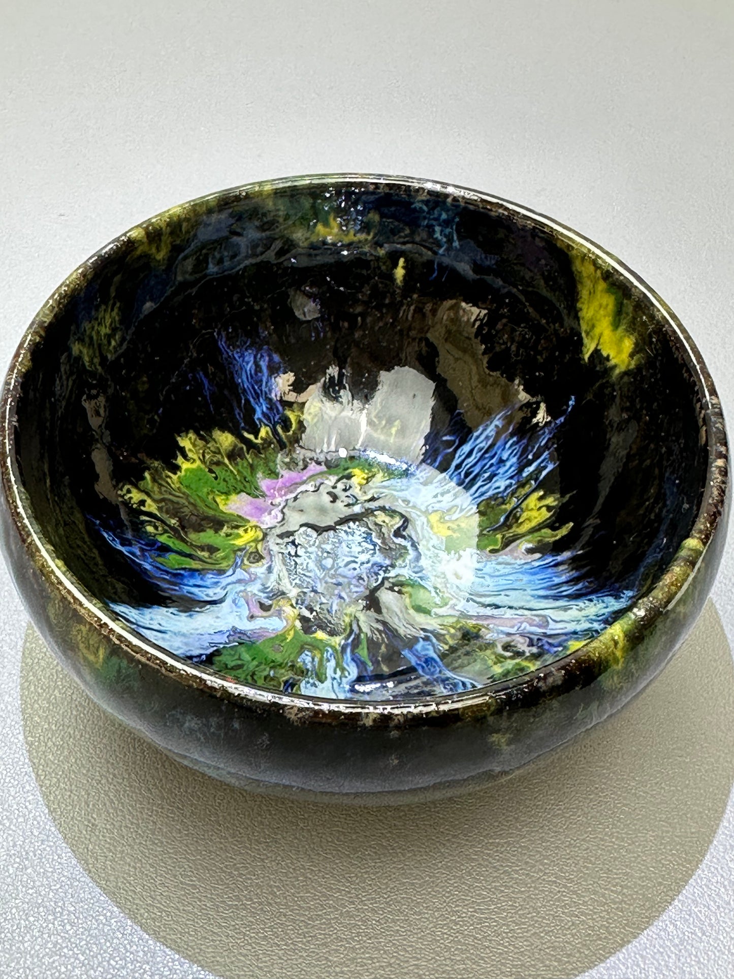 Oil painting cup