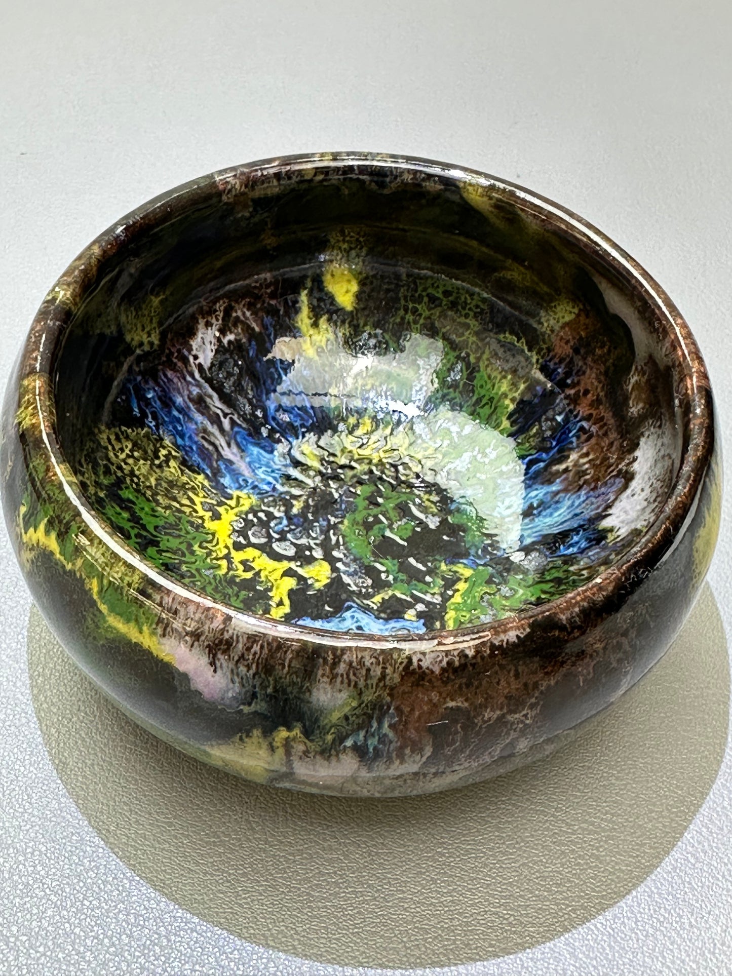 Oil painting cup